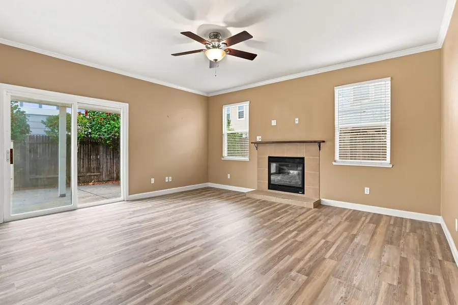 Family Room at 1030 Countrywood Ln, Vacaville