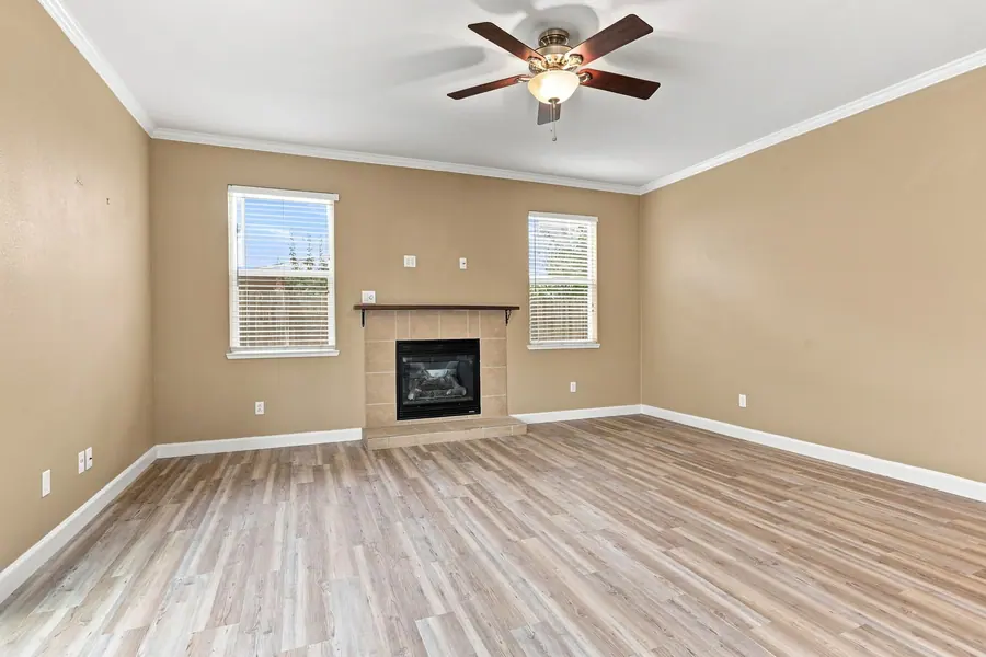 Family Room at 1030 Countrywood Ln, Vacaville