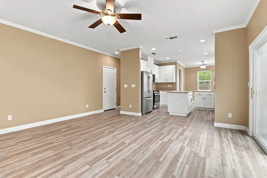 Family Room at 1030 Countrywood Ln, Vacaville